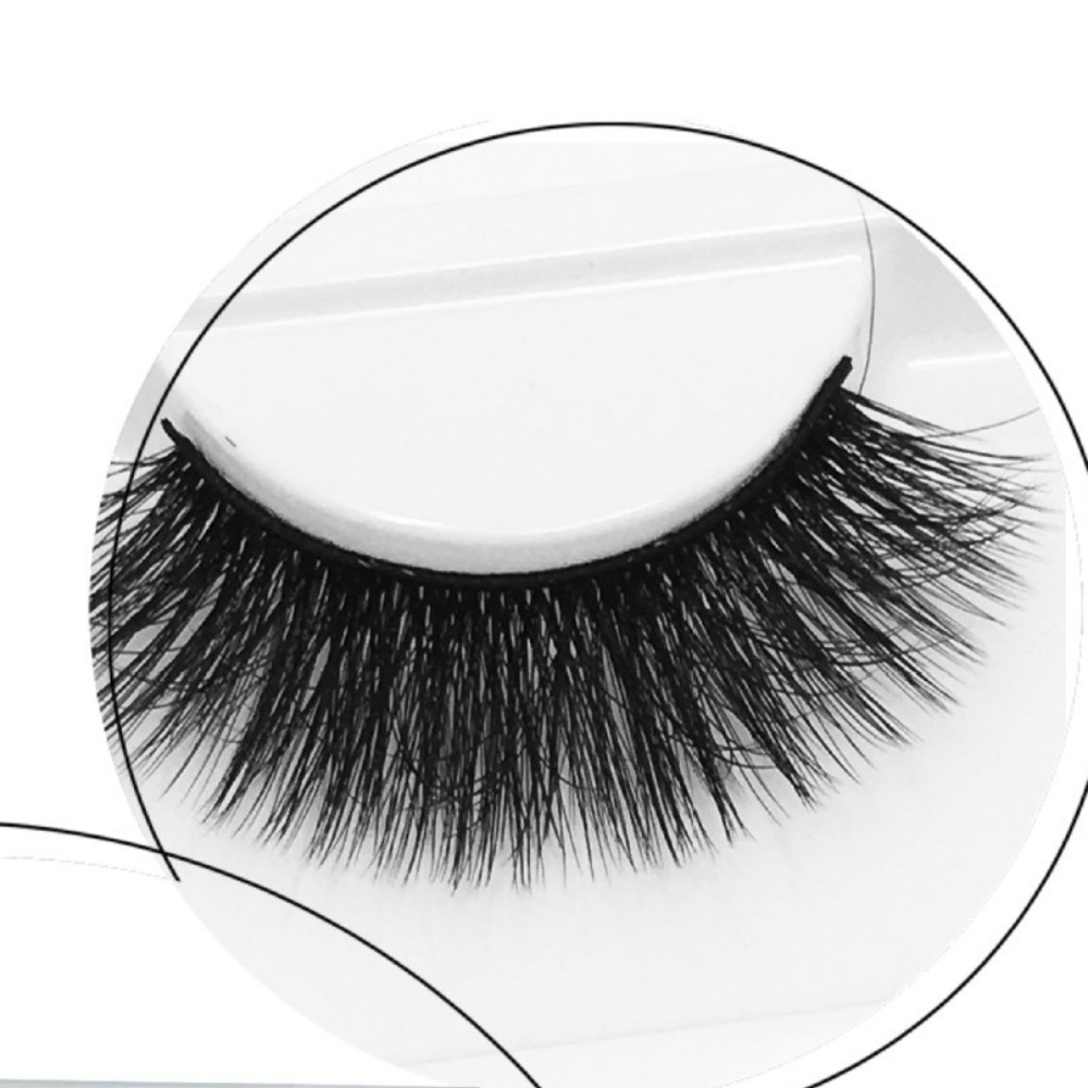 Lashes - Picture 4 of 9